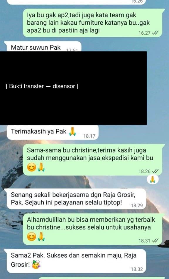 Tangkapan layar chat WhatsApp Ibu Christine memuji pelayanan Raja Grosir Cargo, nomor rekening pada bukti transfer sudah disensor